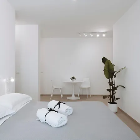 Oda ve Kahvaltı Gioema 4*