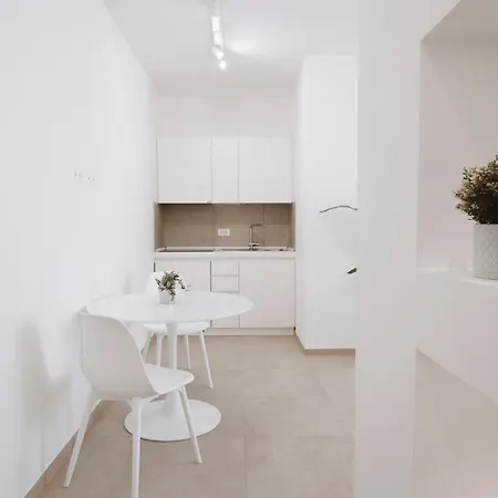 Oda ve Kahvaltı Gioema 4*